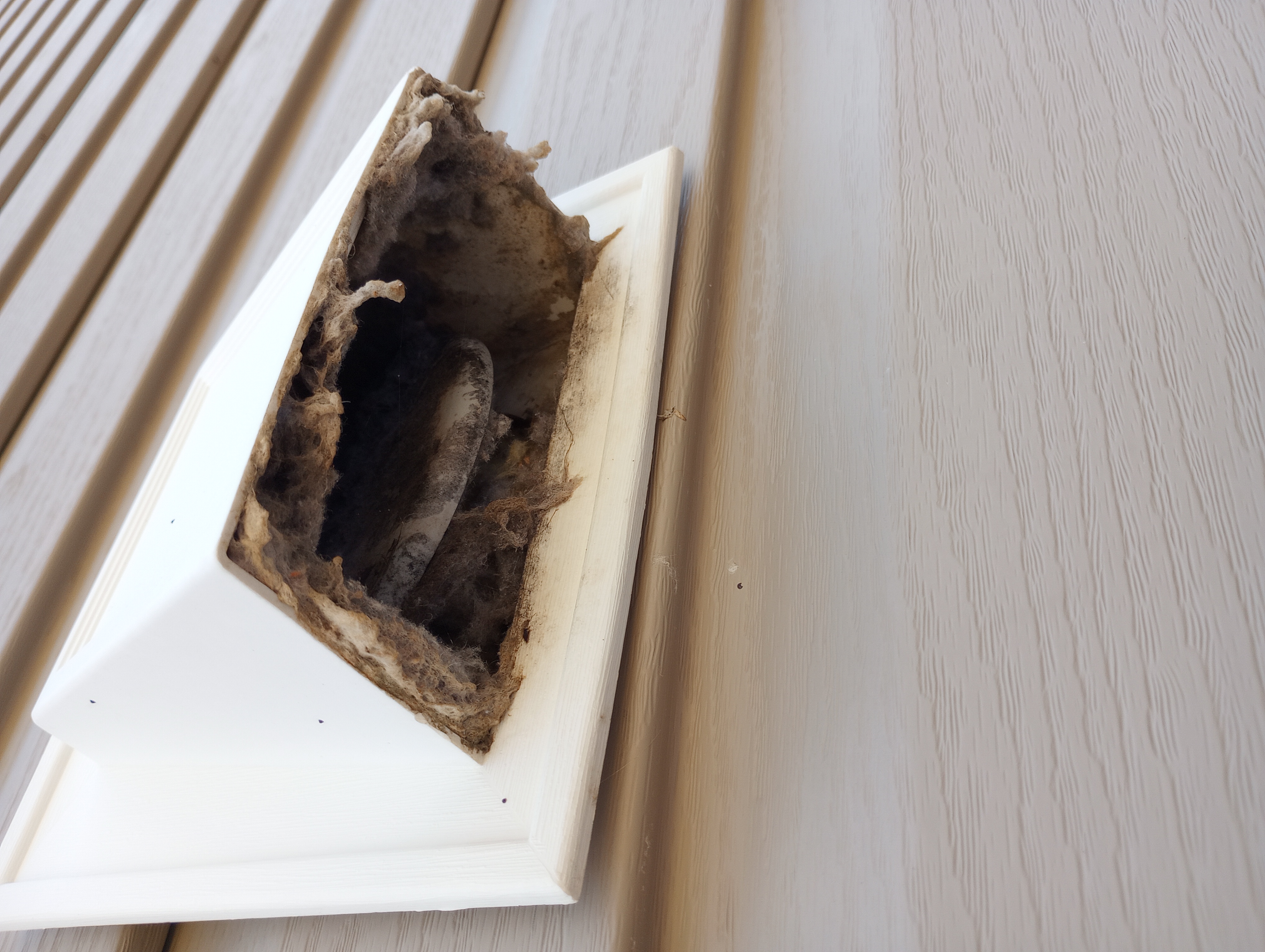 Dryer Vent Cleaning in Simpsonville, South Carolina - BIG ISSUE HERE!!! Thumbnail